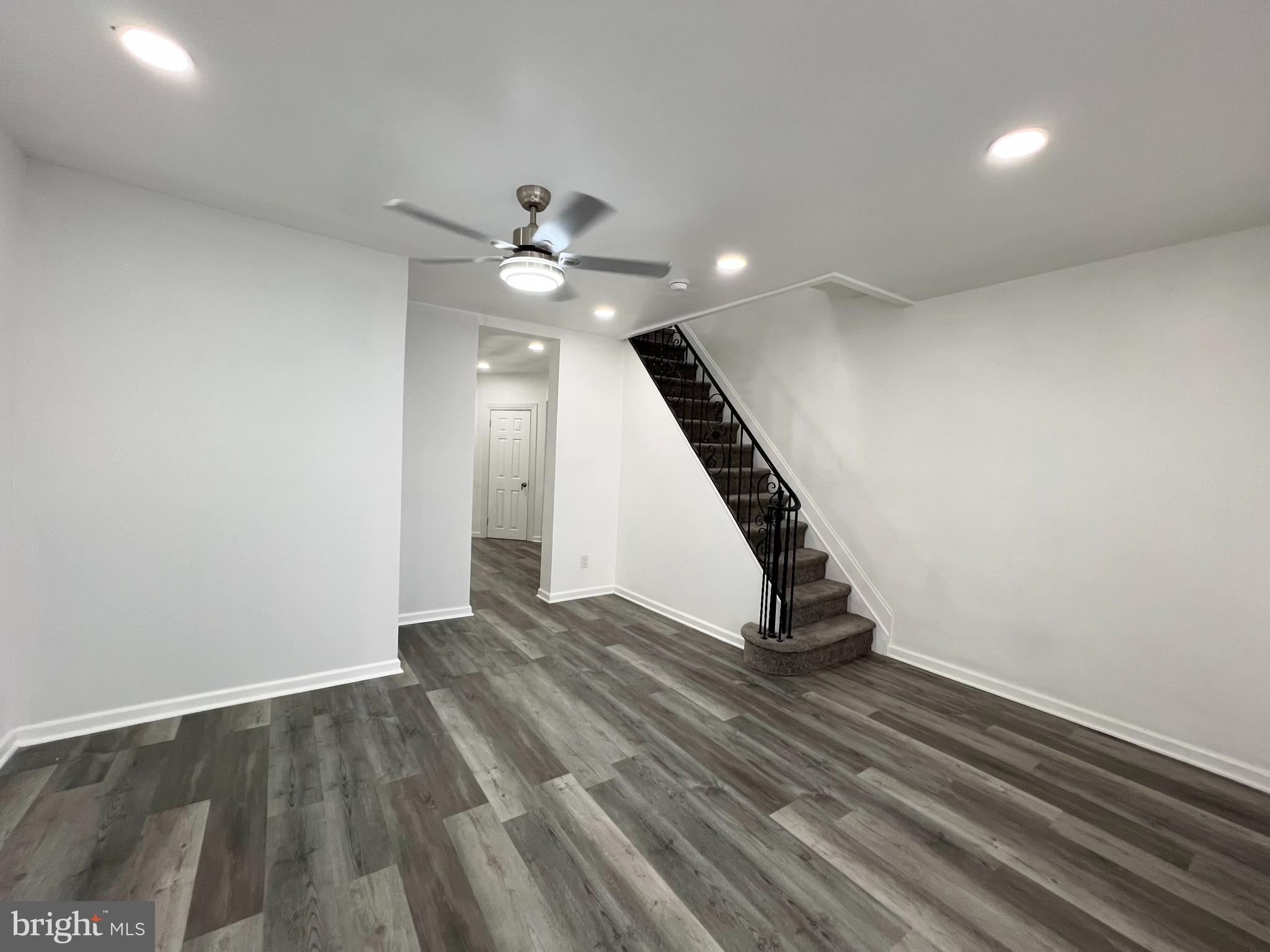 ELMWOOD PARK - Residential
