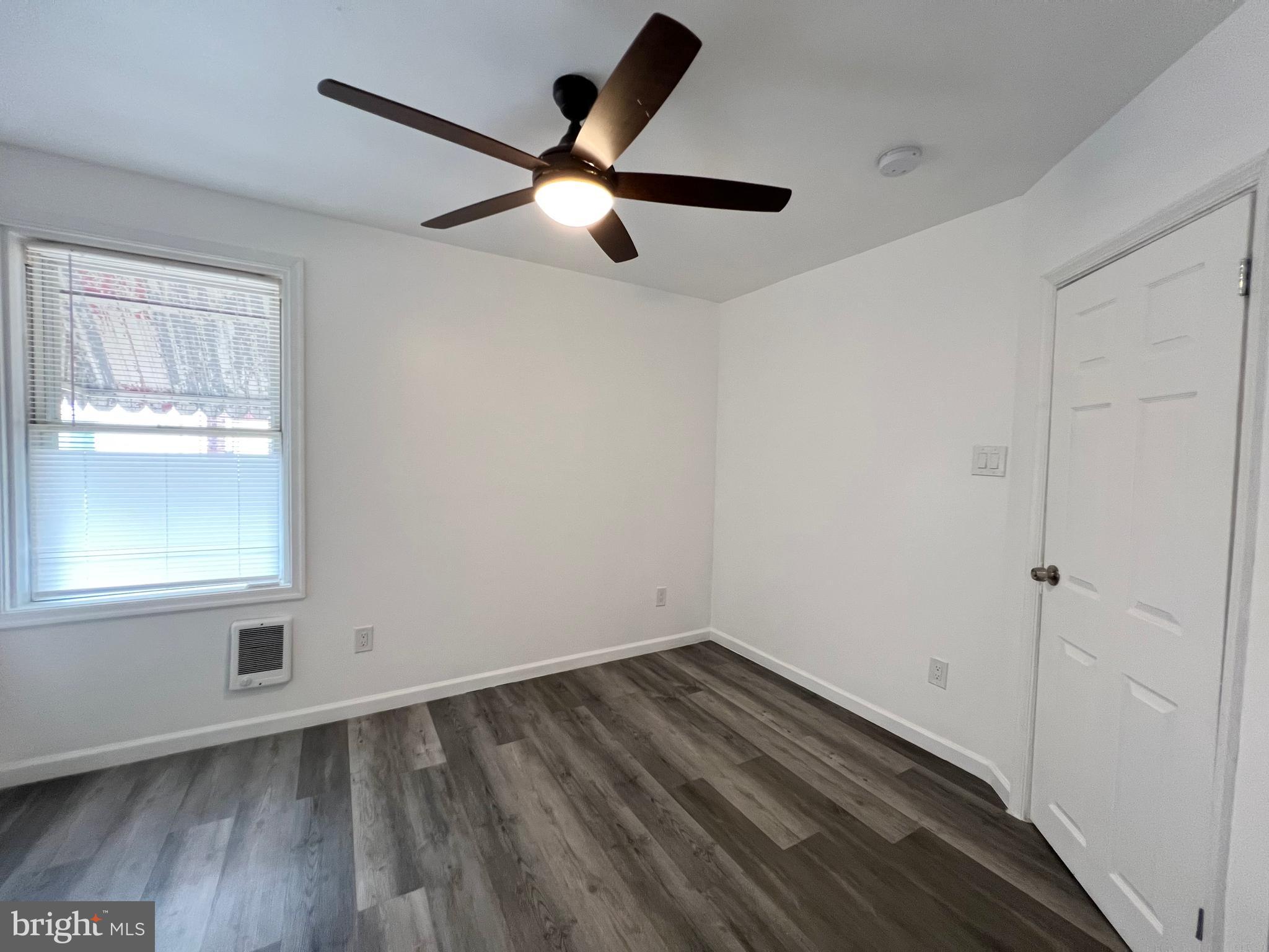 ELMWOOD PARK - Residential