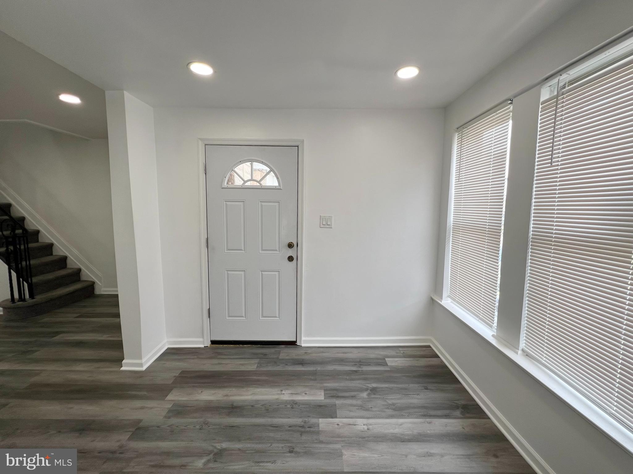 ELMWOOD PARK - Residential