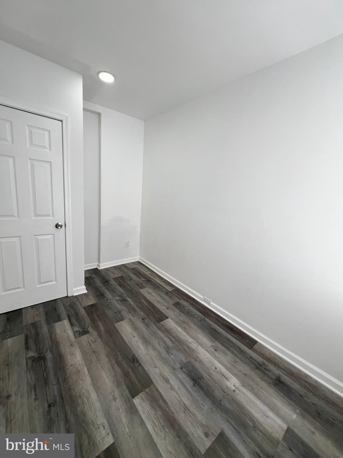ELMWOOD PARK - Residential