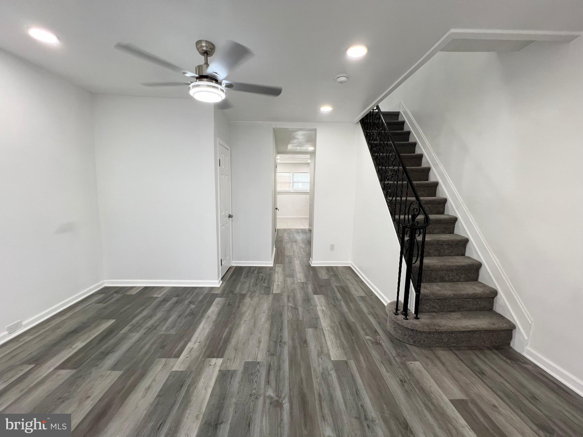 ELMWOOD PARK - Residential
