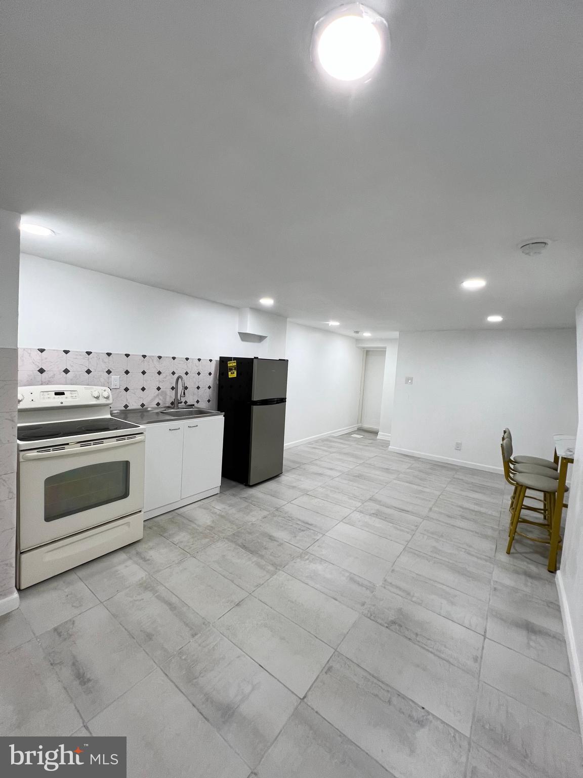 ELMWOOD PARK - Residential