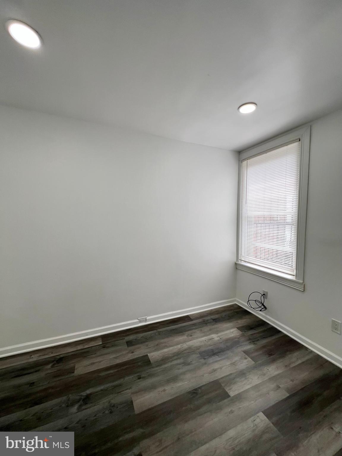 ELMWOOD PARK - Residential