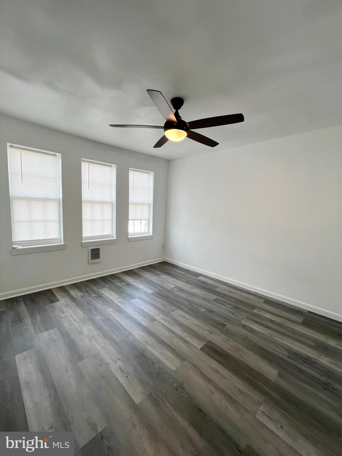 ELMWOOD PARK - Residential