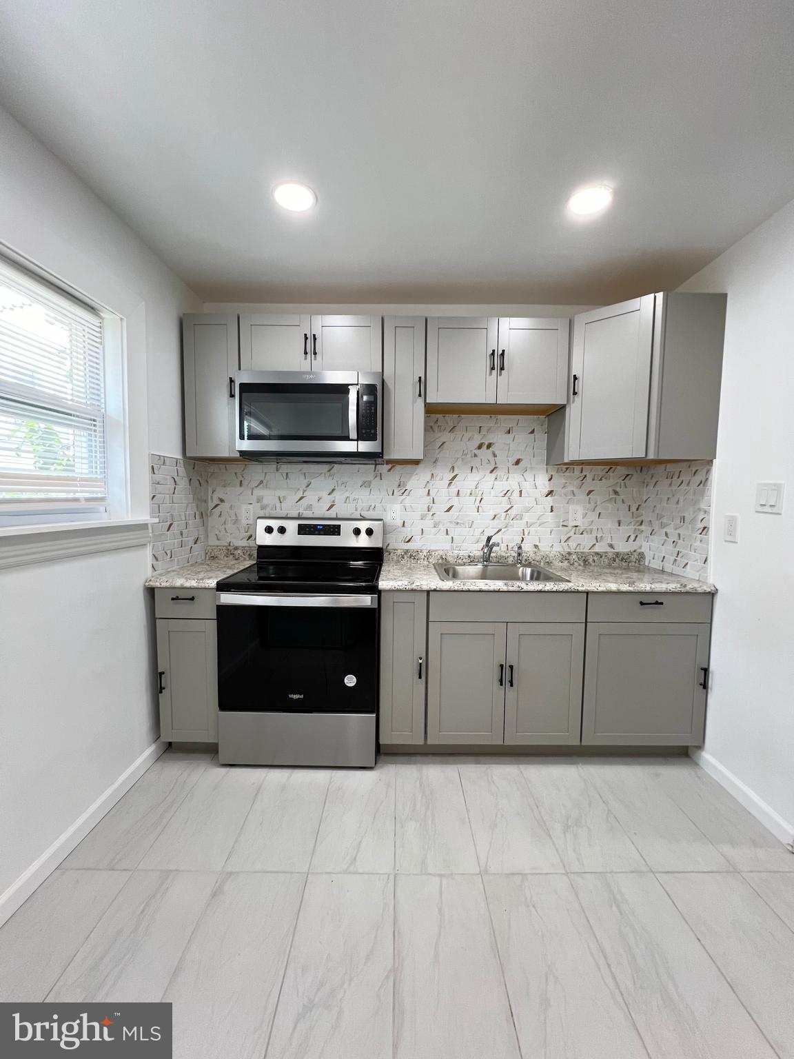 ELMWOOD PARK - Residential