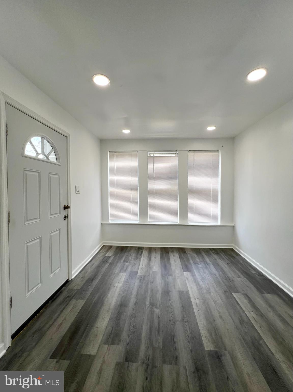 ELMWOOD PARK - Residential