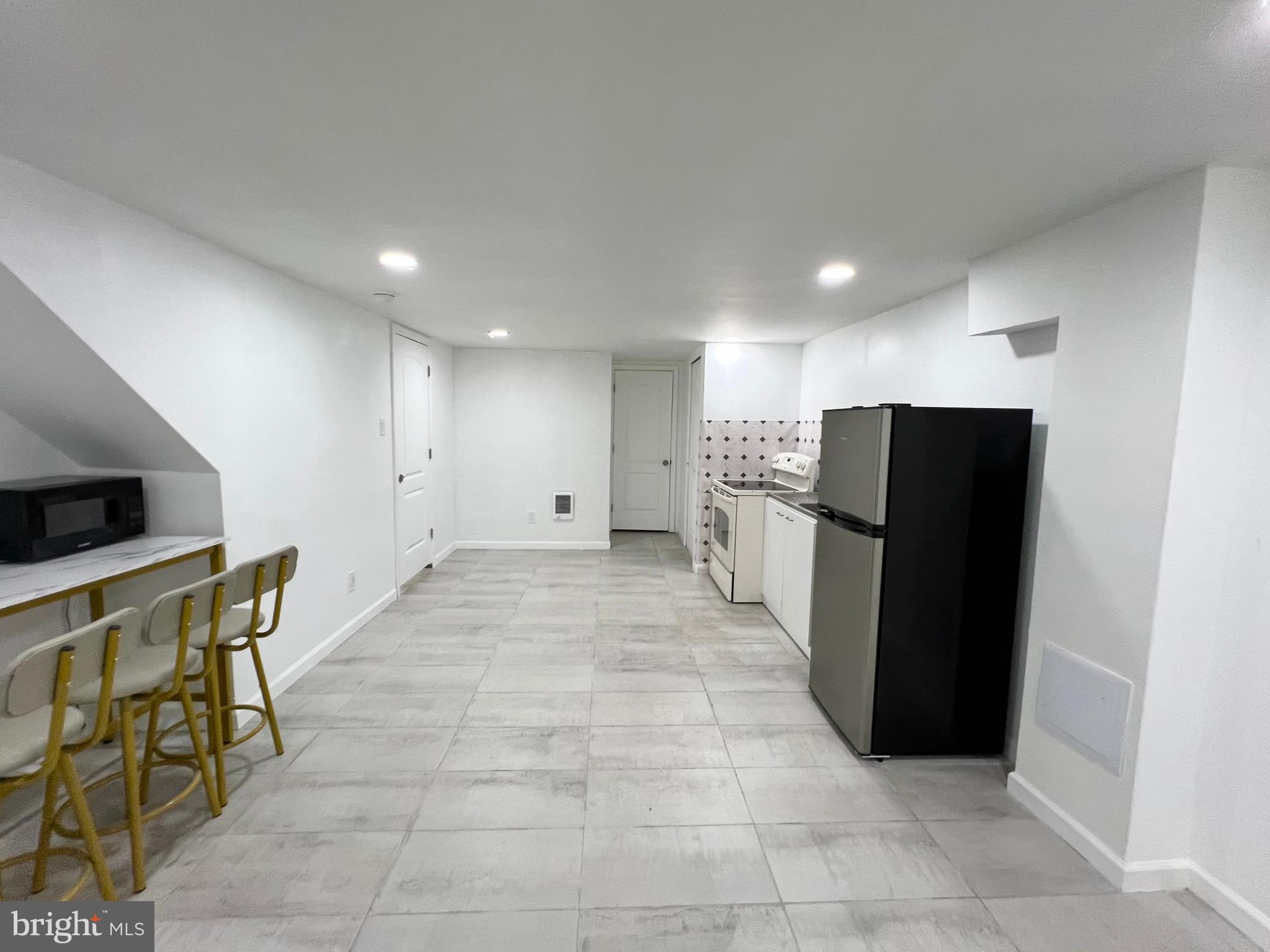 ELMWOOD PARK - Residential