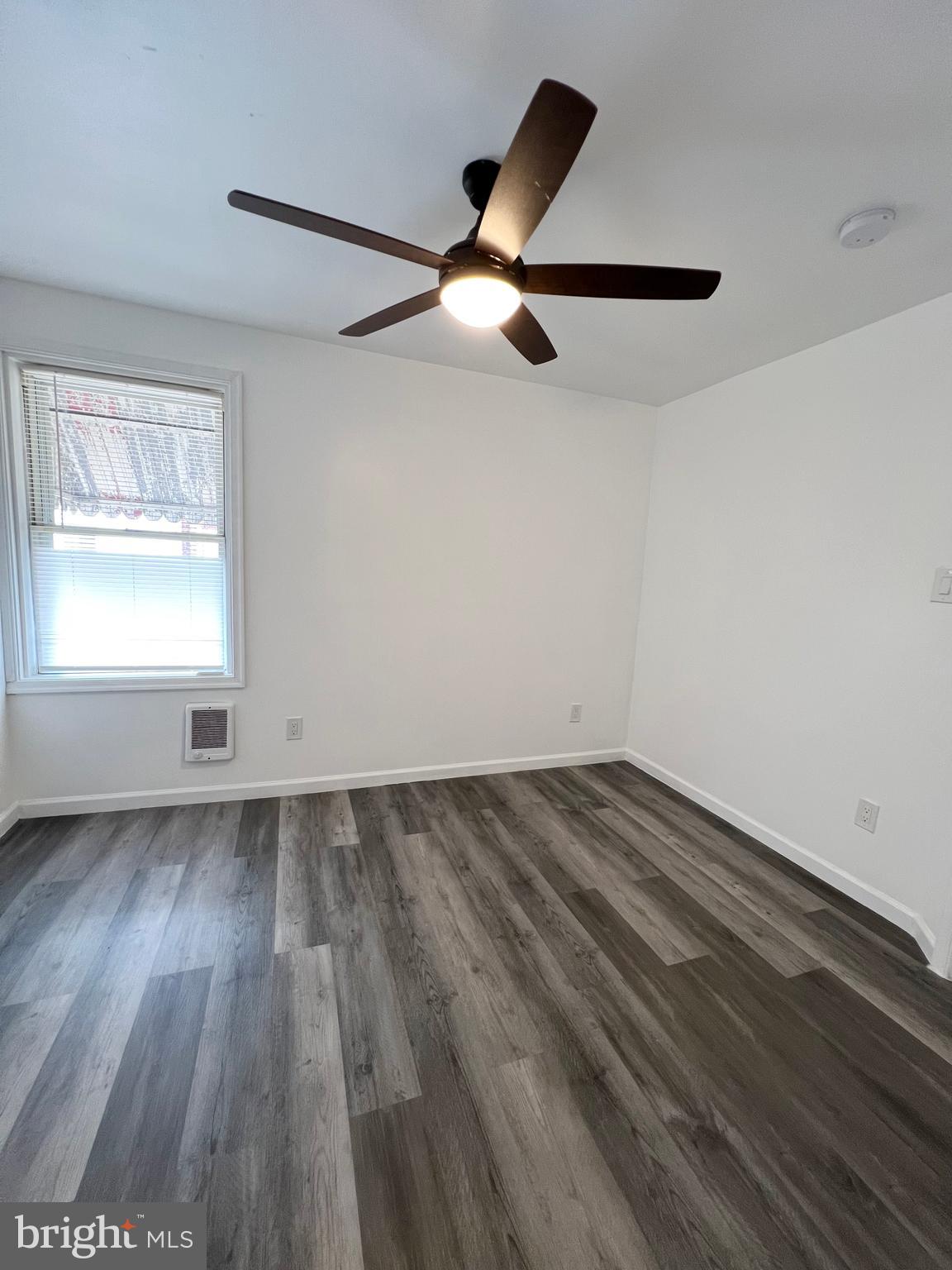 ELMWOOD PARK - Residential