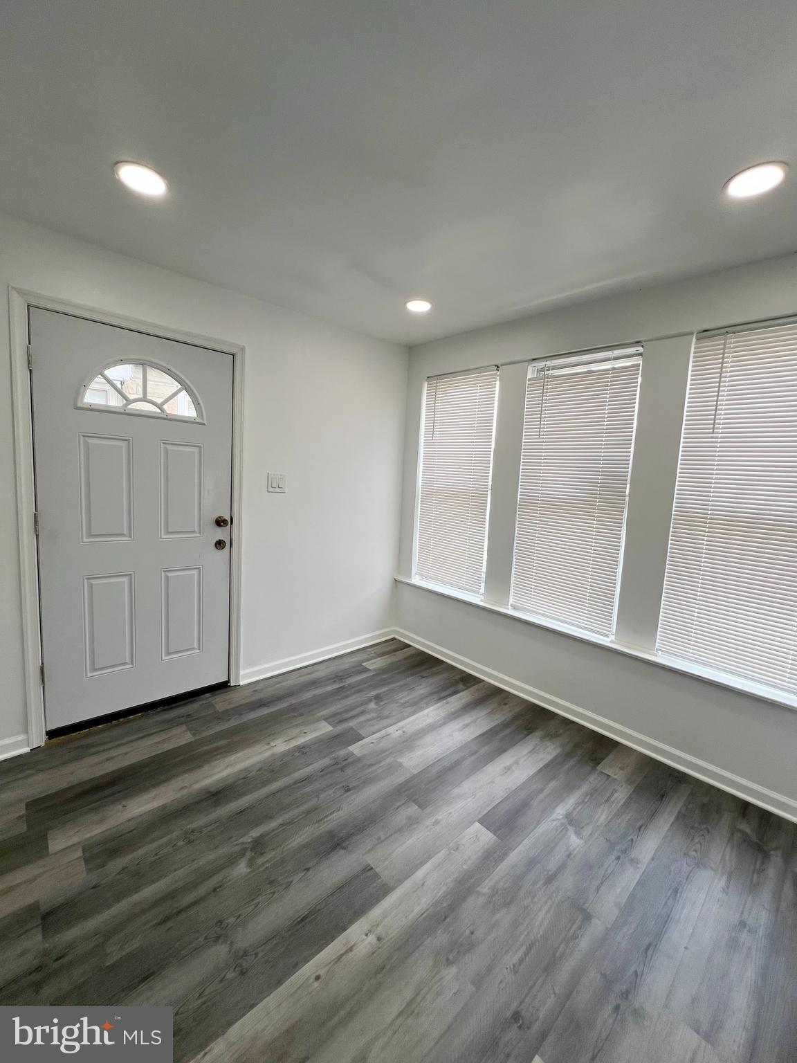 ELMWOOD PARK - Residential