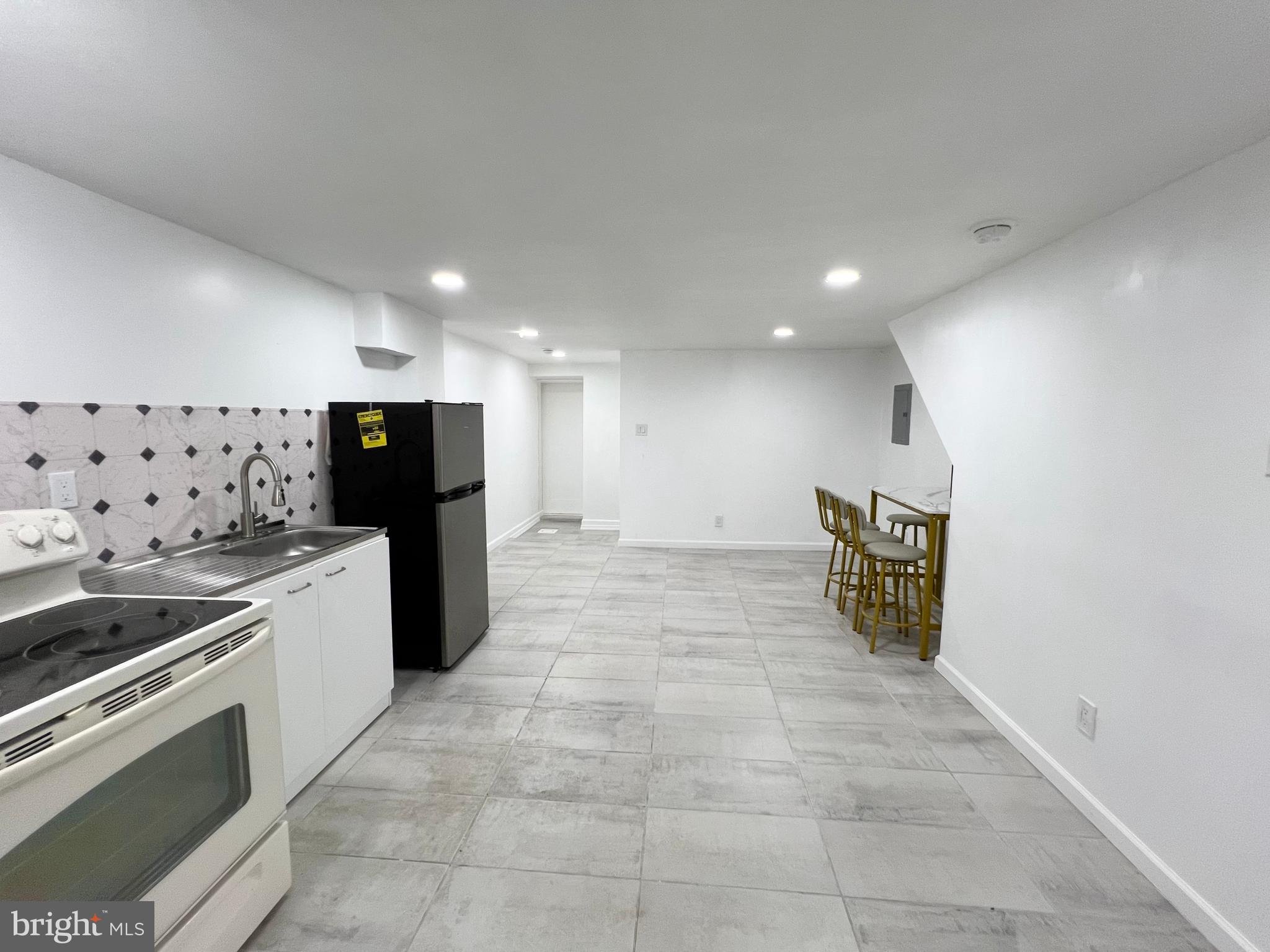 ELMWOOD PARK - Residential