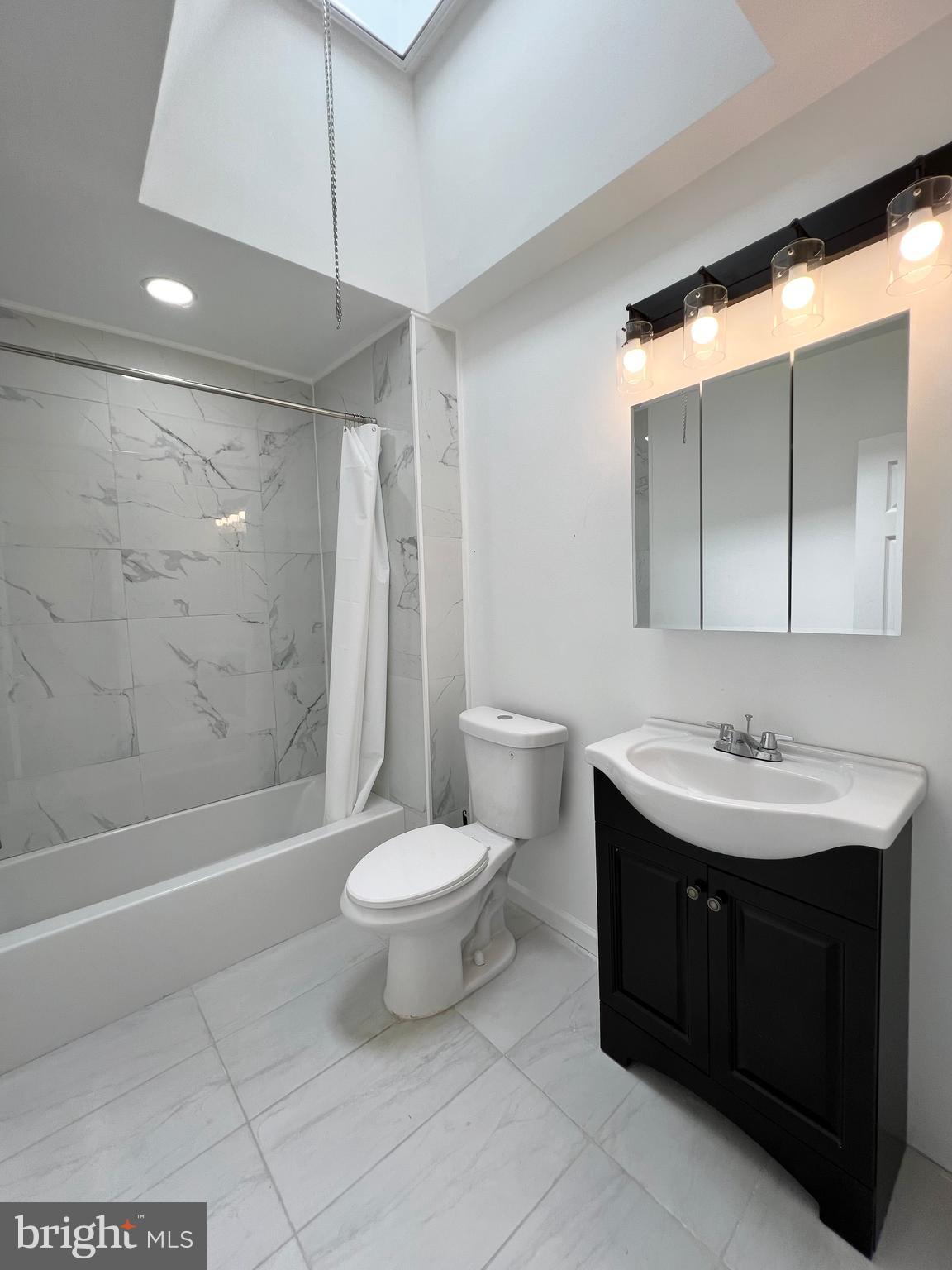 ELMWOOD PARK - Residential