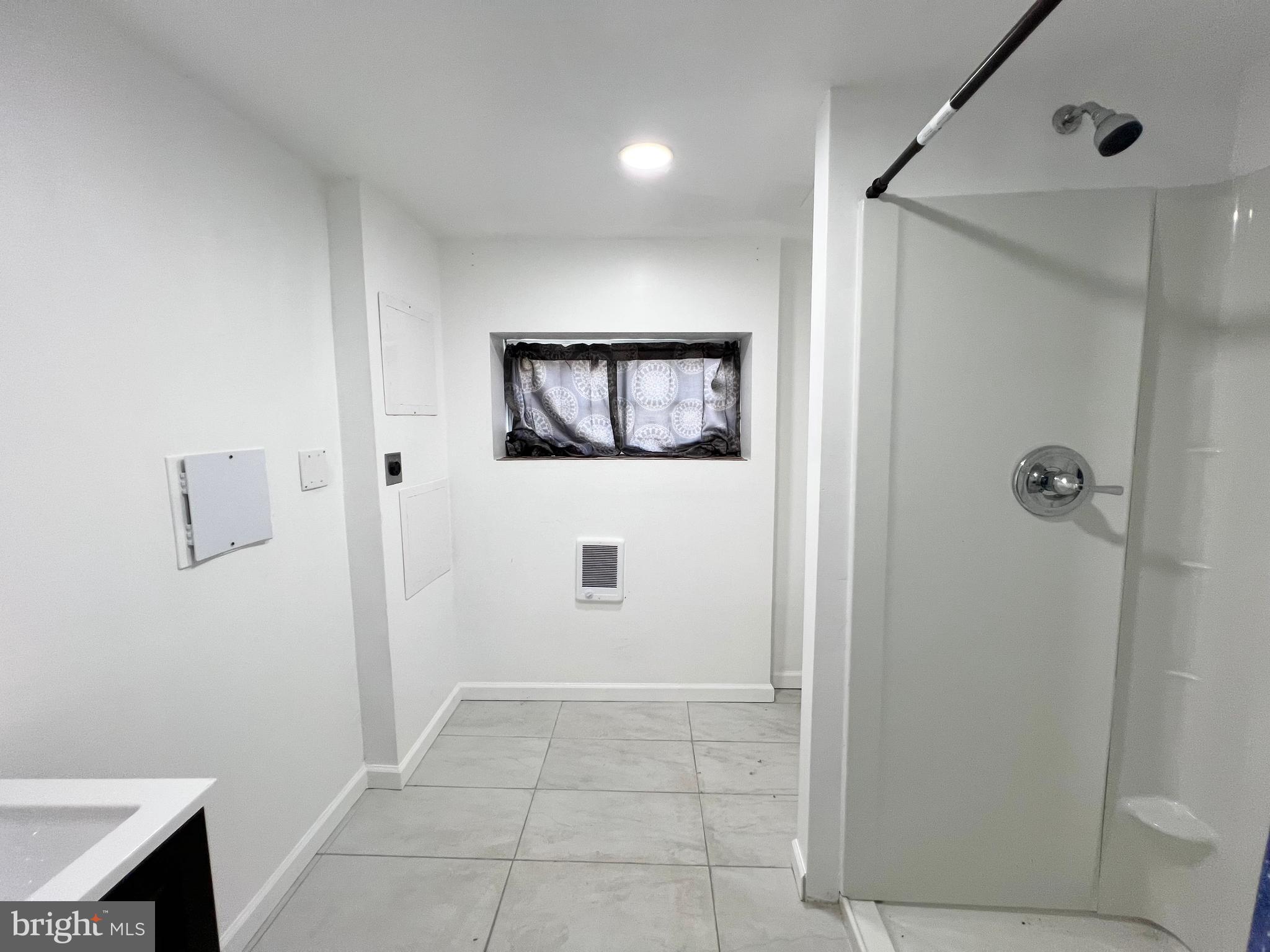 ELMWOOD PARK - Residential