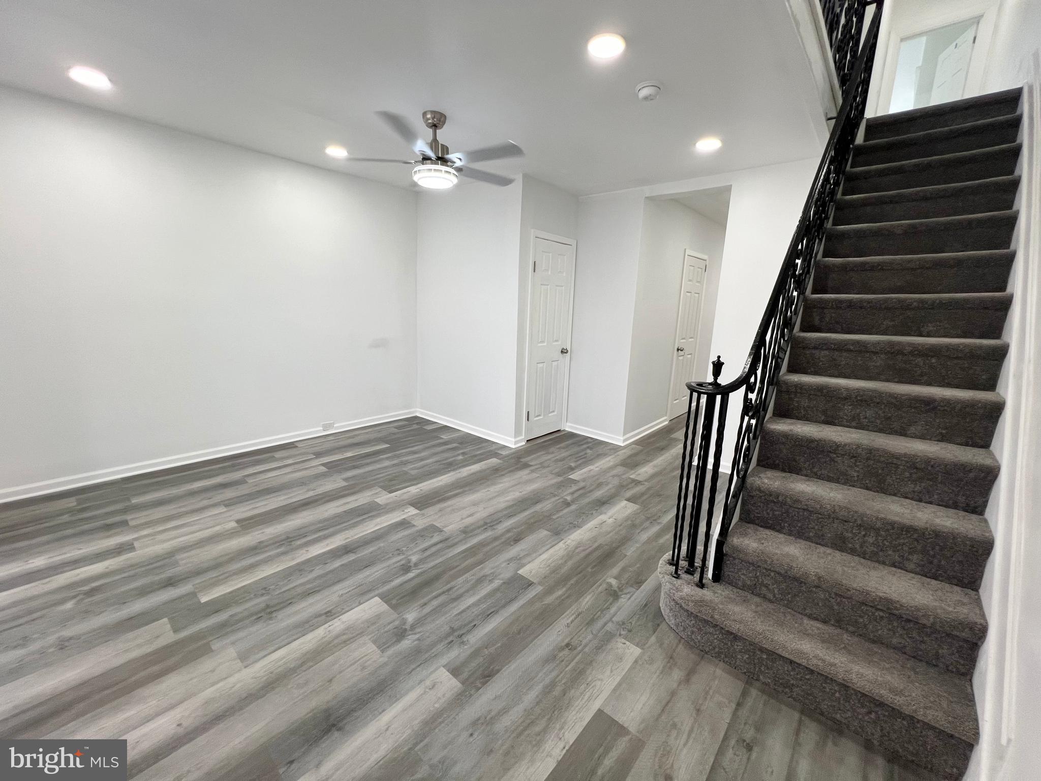 ELMWOOD PARK - Residential