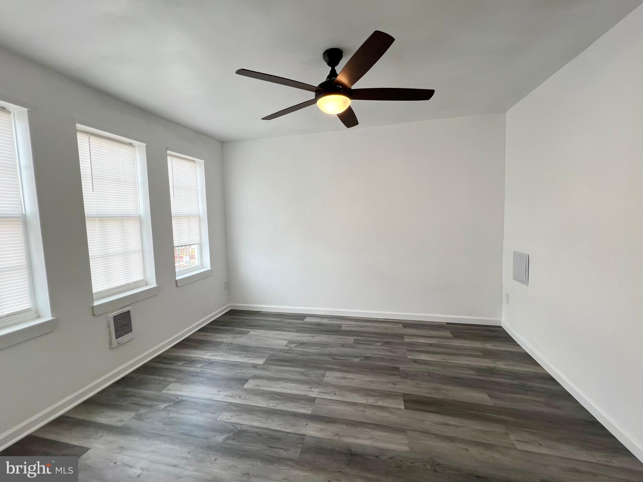 ELMWOOD PARK - Residential