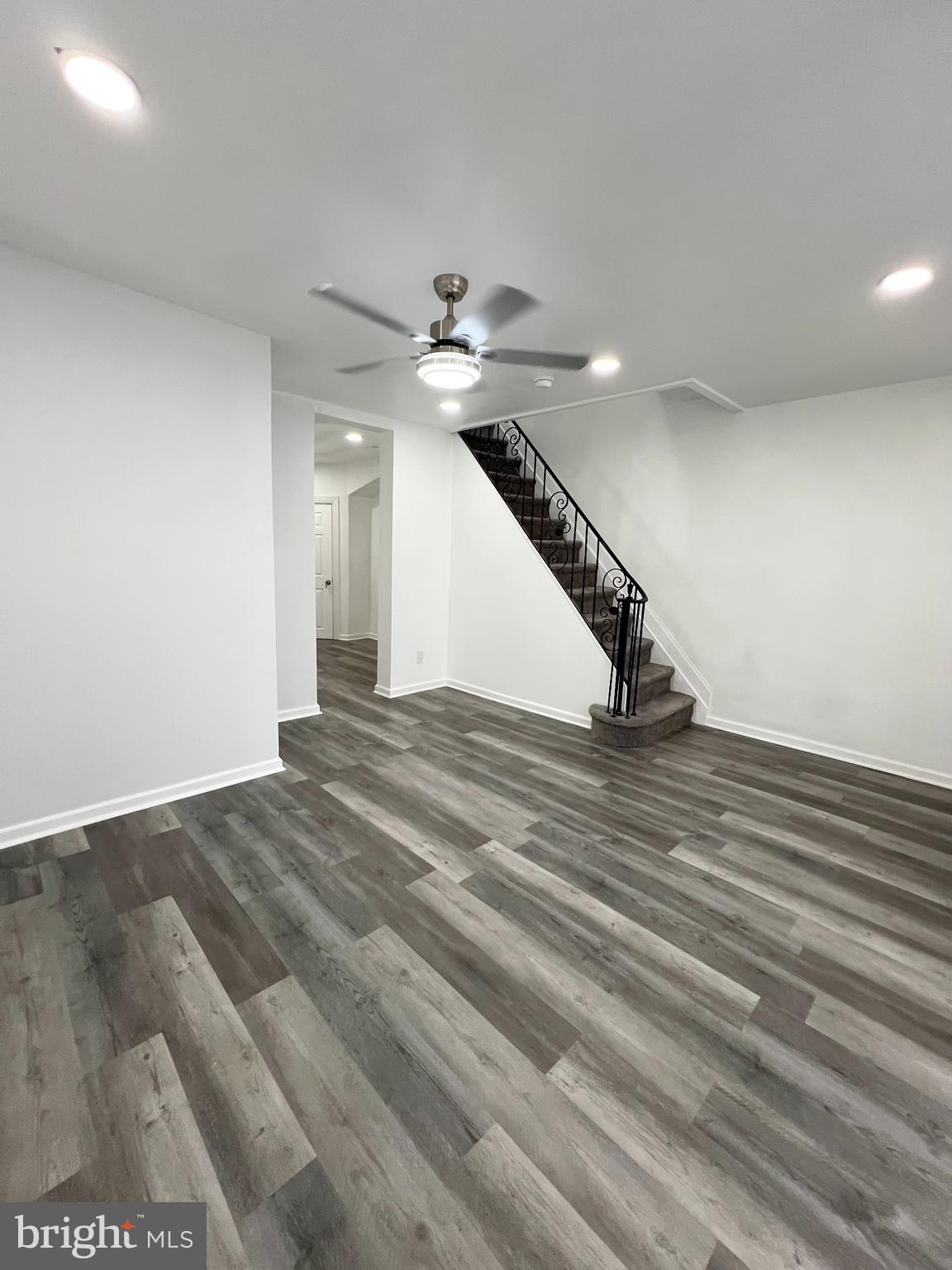 ELMWOOD PARK - Residential