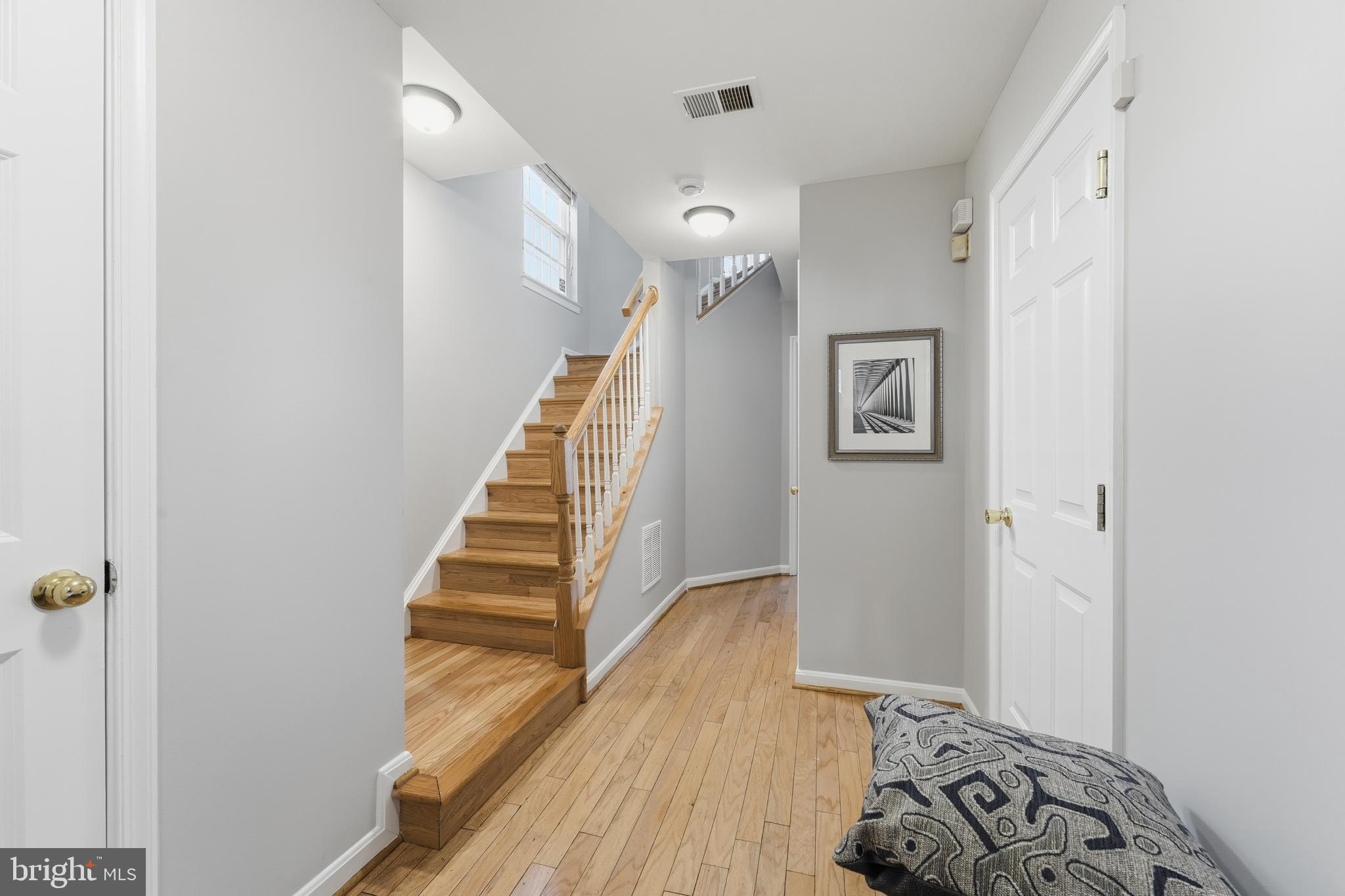 1907 TREMONT STREET SE