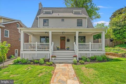 Photo of 204 Elm Street, ALEXANDRIA, VA 22301 (MLS # VAAX2060216)