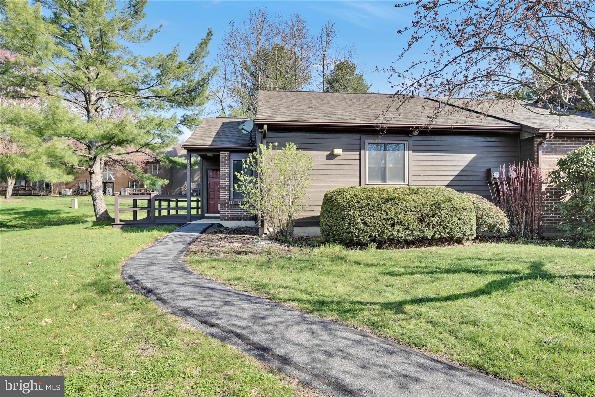 PINE BROOK - Residential