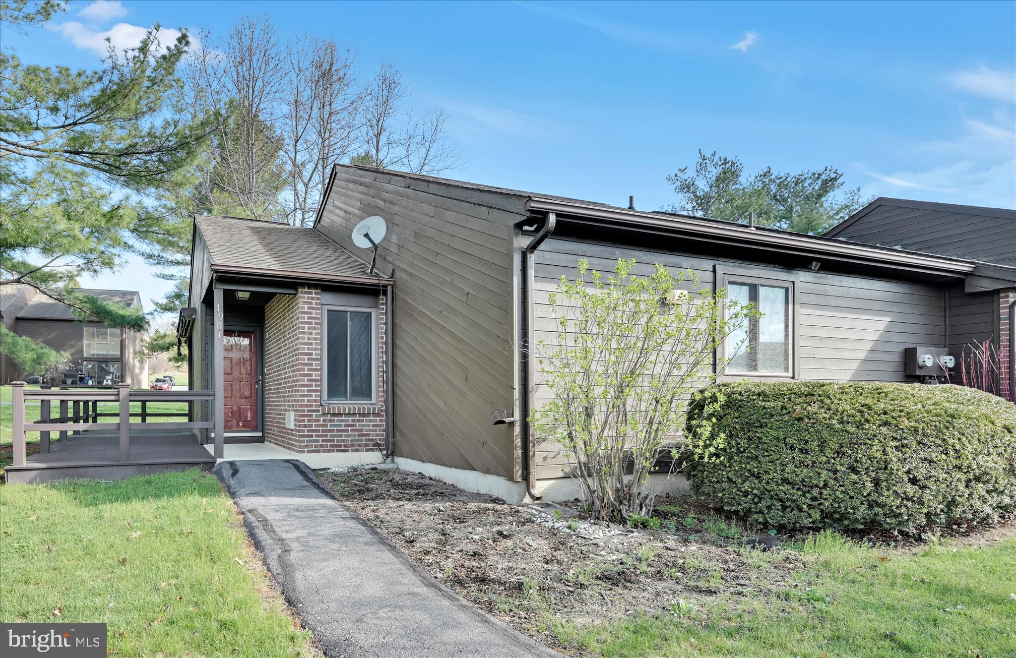 PINE BROOK - Residential