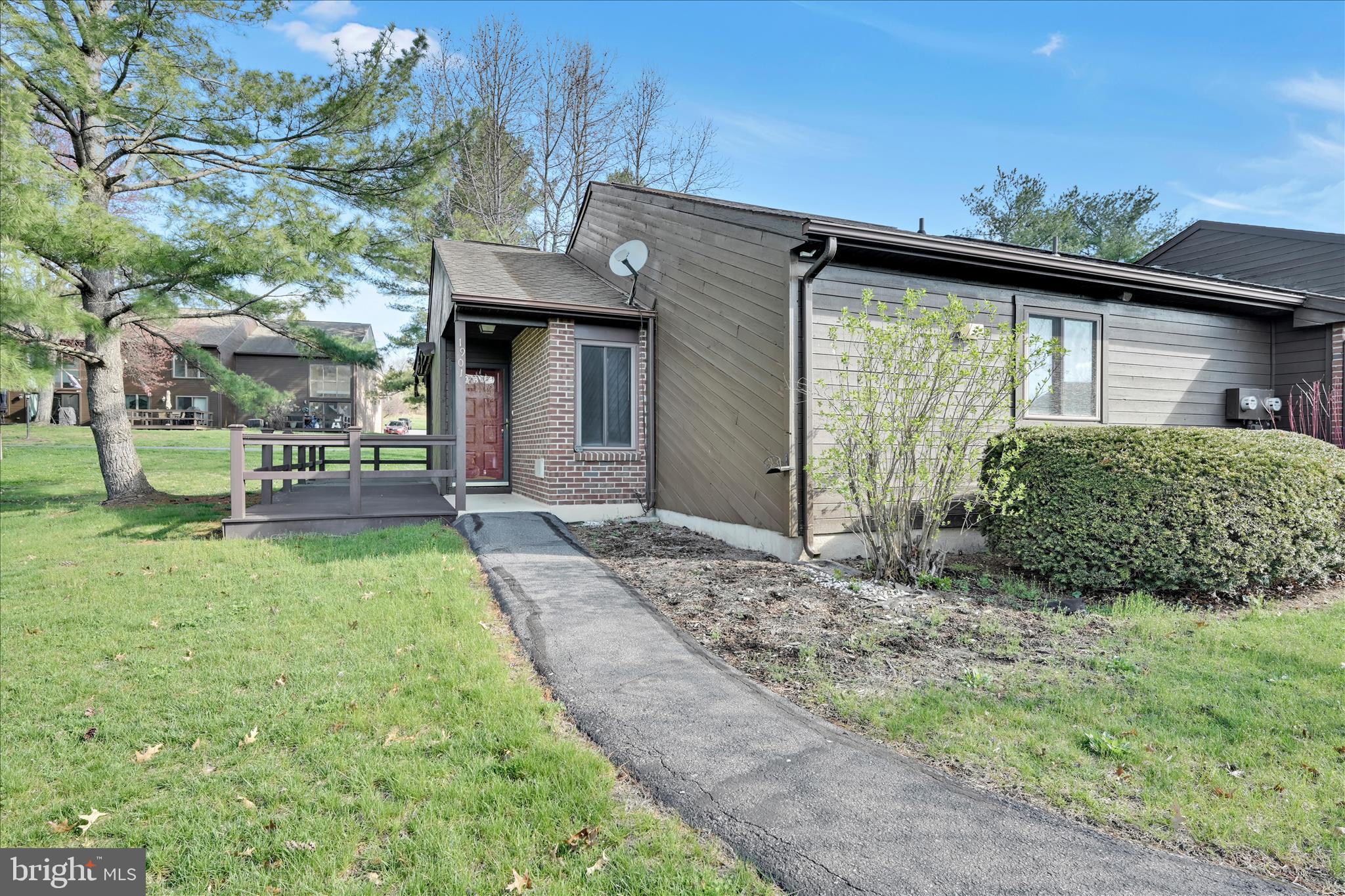 PINE BROOK - Residential