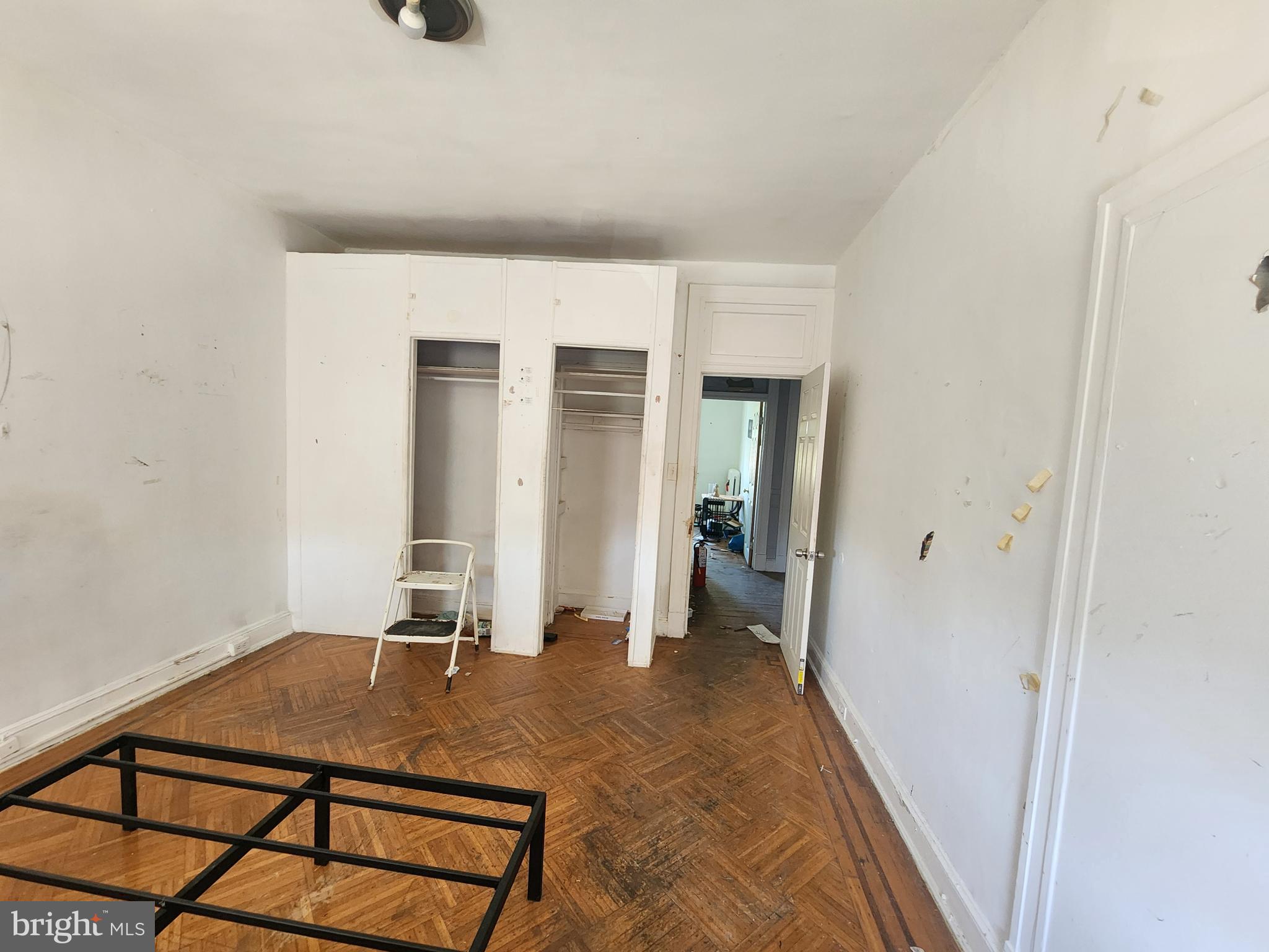 PARK CIRCLE - Residential