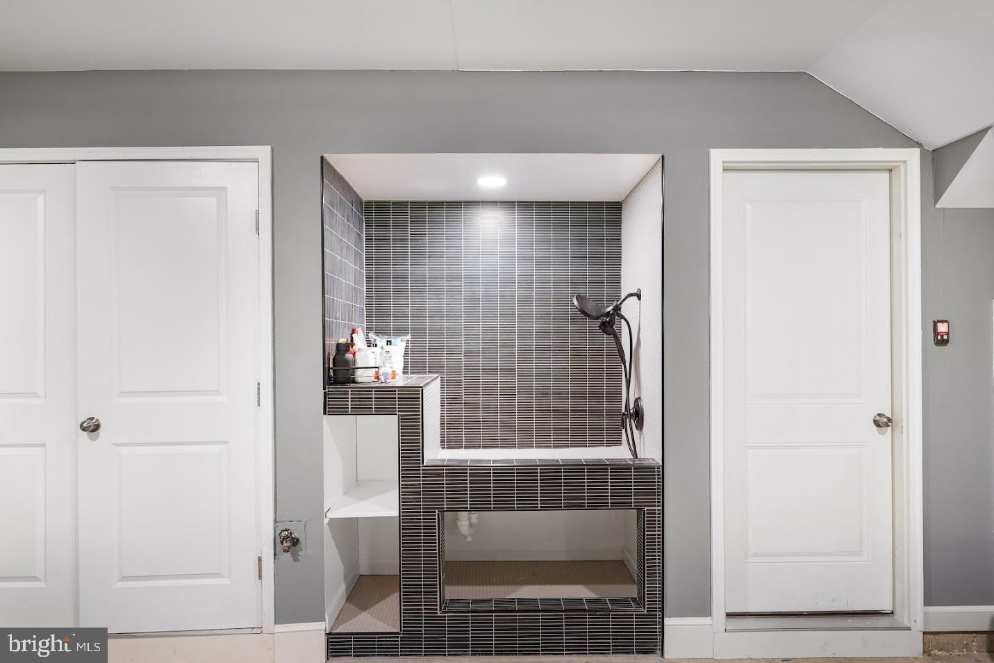 BRYANS ROAD - Residential Lease