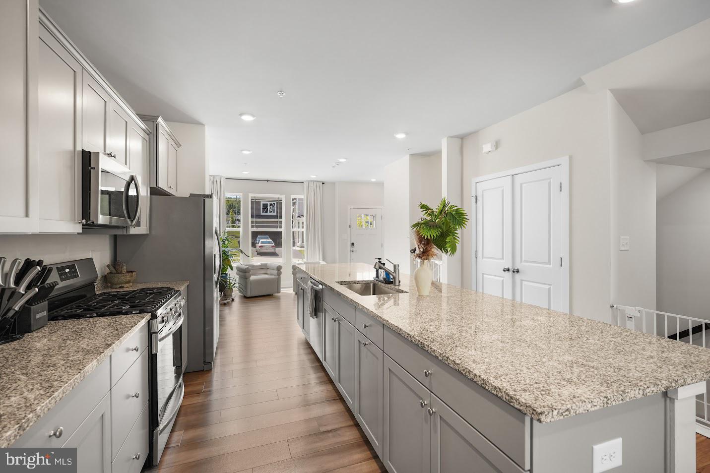 BRYANS ROAD - Residential Lease