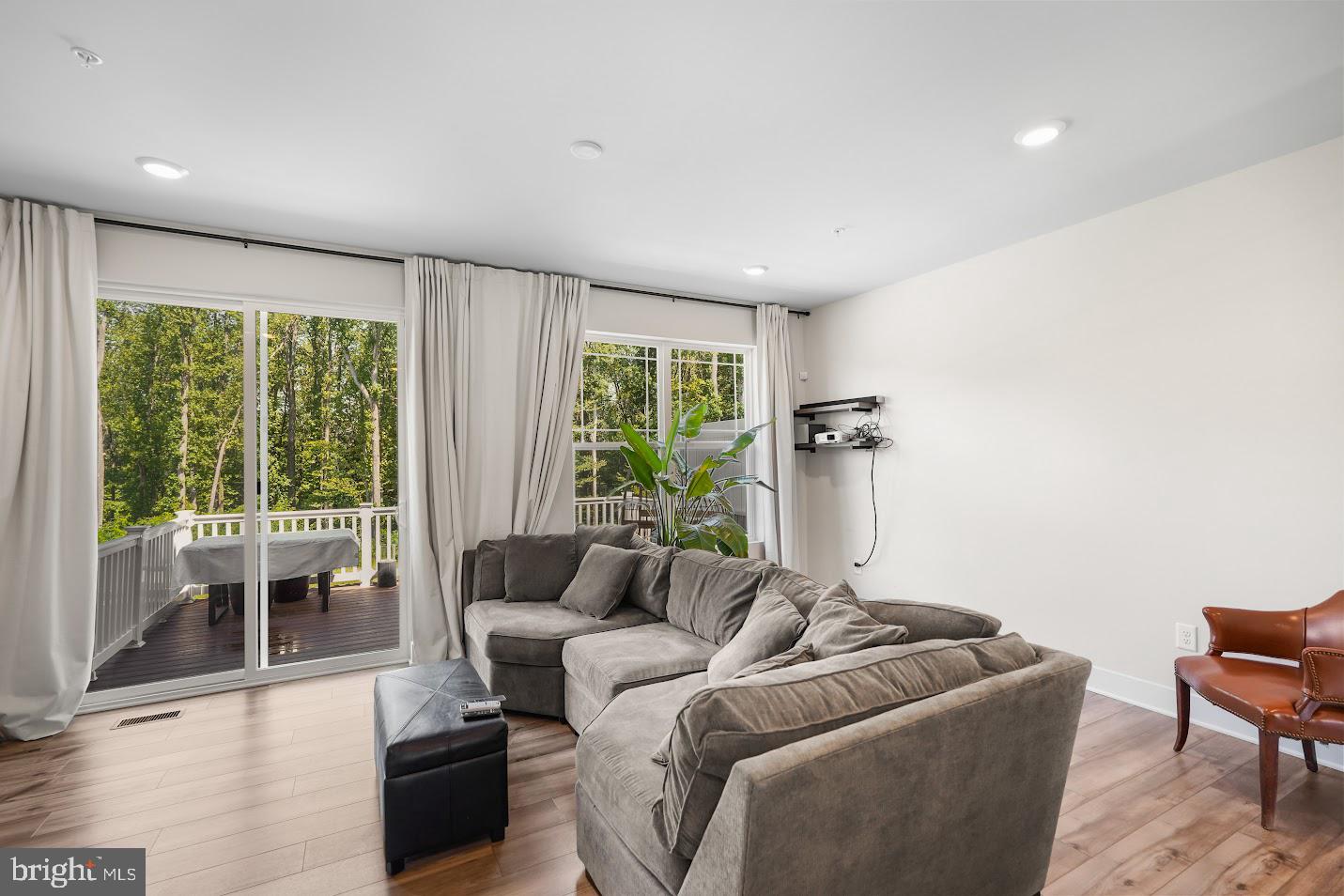 BRYANS ROAD - Residential Lease