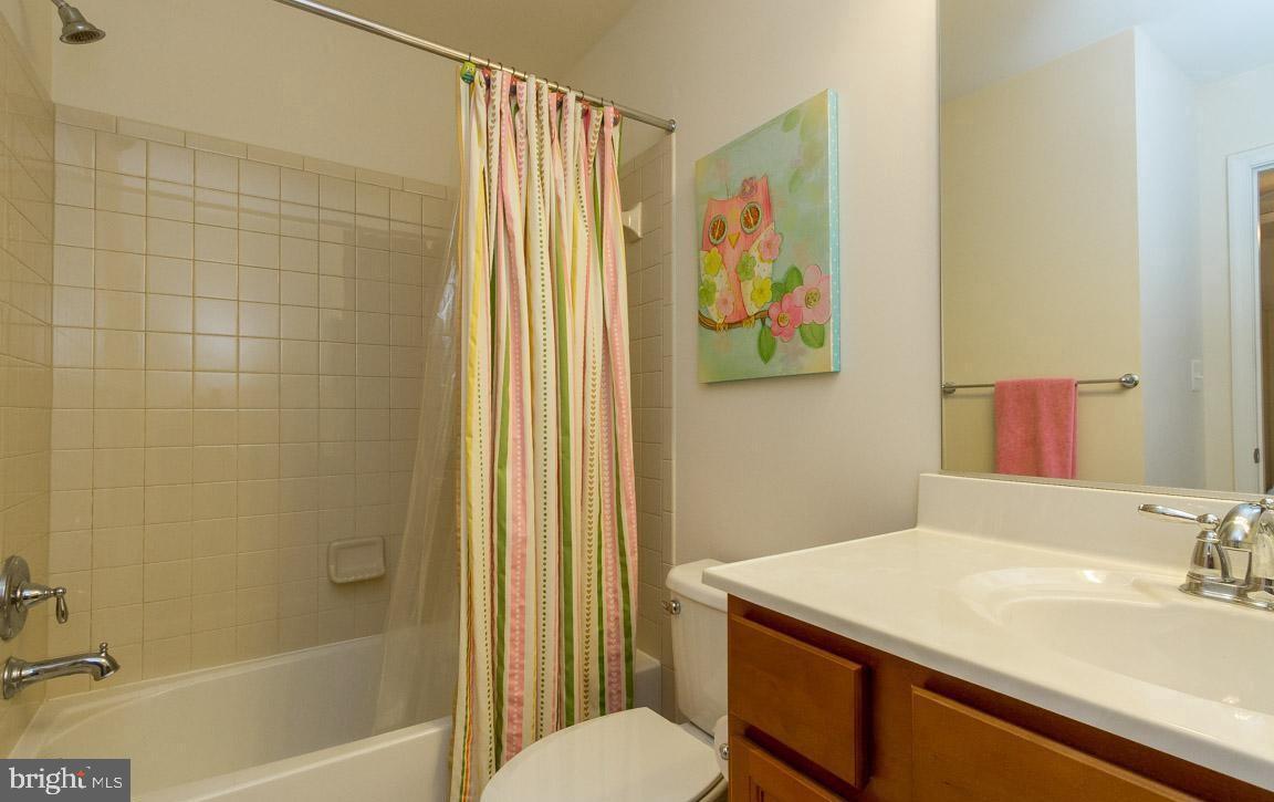 EAGLES POINTE - Residential