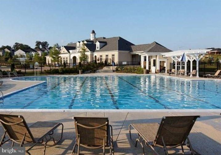 EAGLES POINTE - Residential