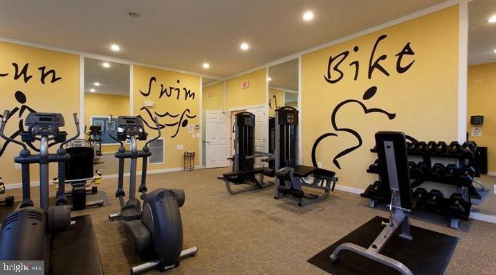 EAGLES POINTE - Residential