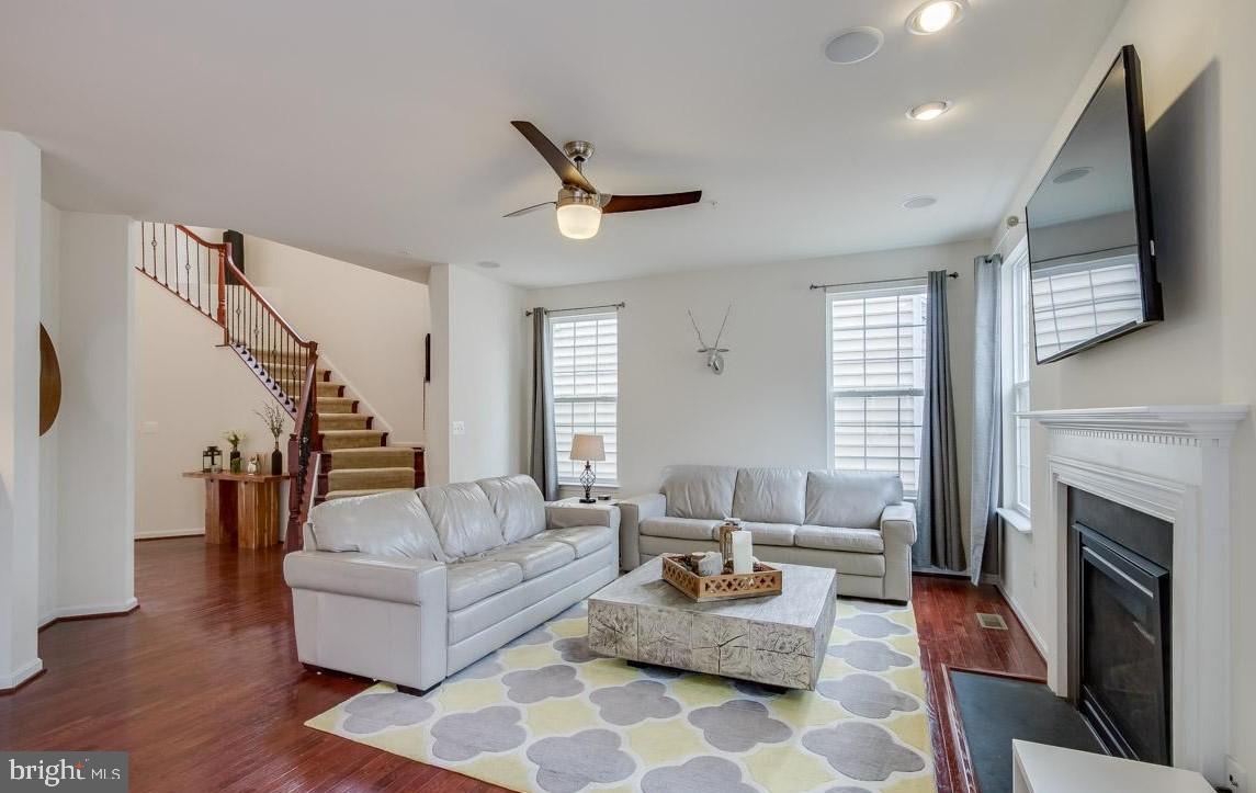 EAGLES POINTE - Residential