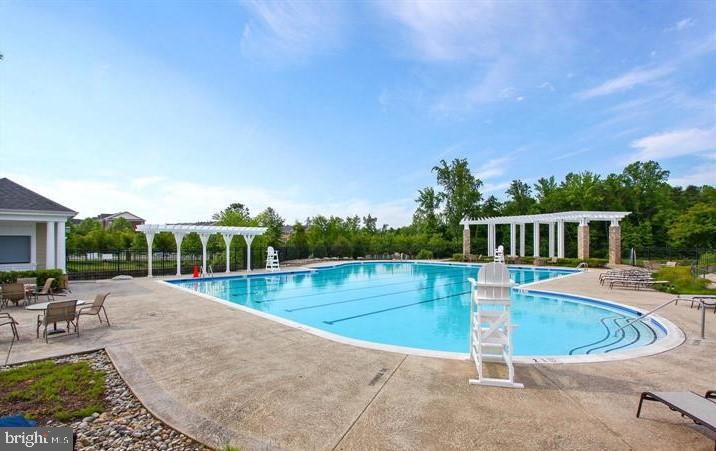 EAGLES POINTE - Residential