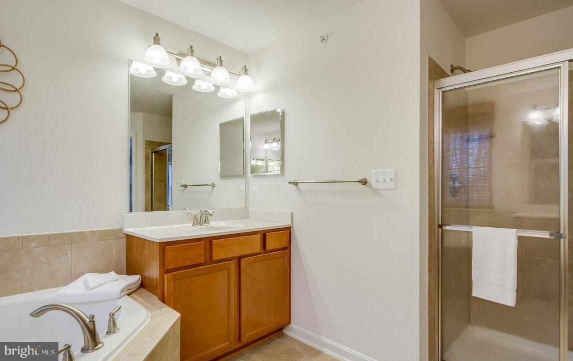 EAGLES POINTE - Residential