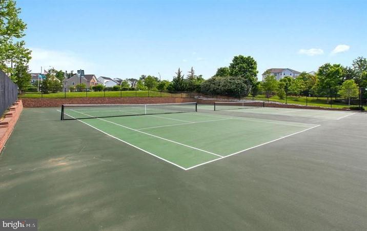 EAGLES POINTE - Residential