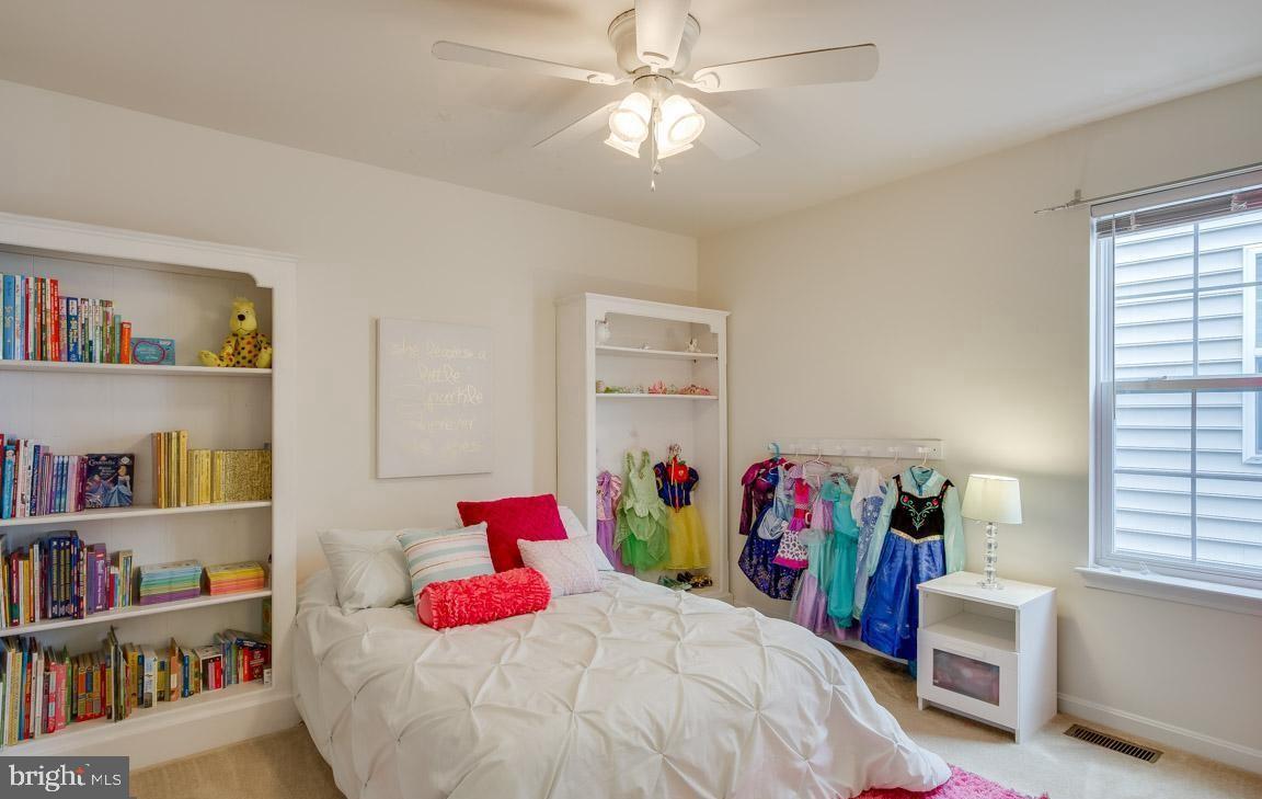 EAGLES POINTE - Residential