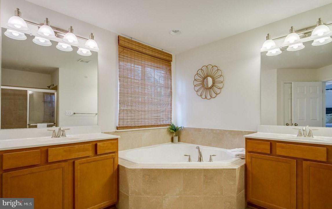 EAGLES POINTE - Residential