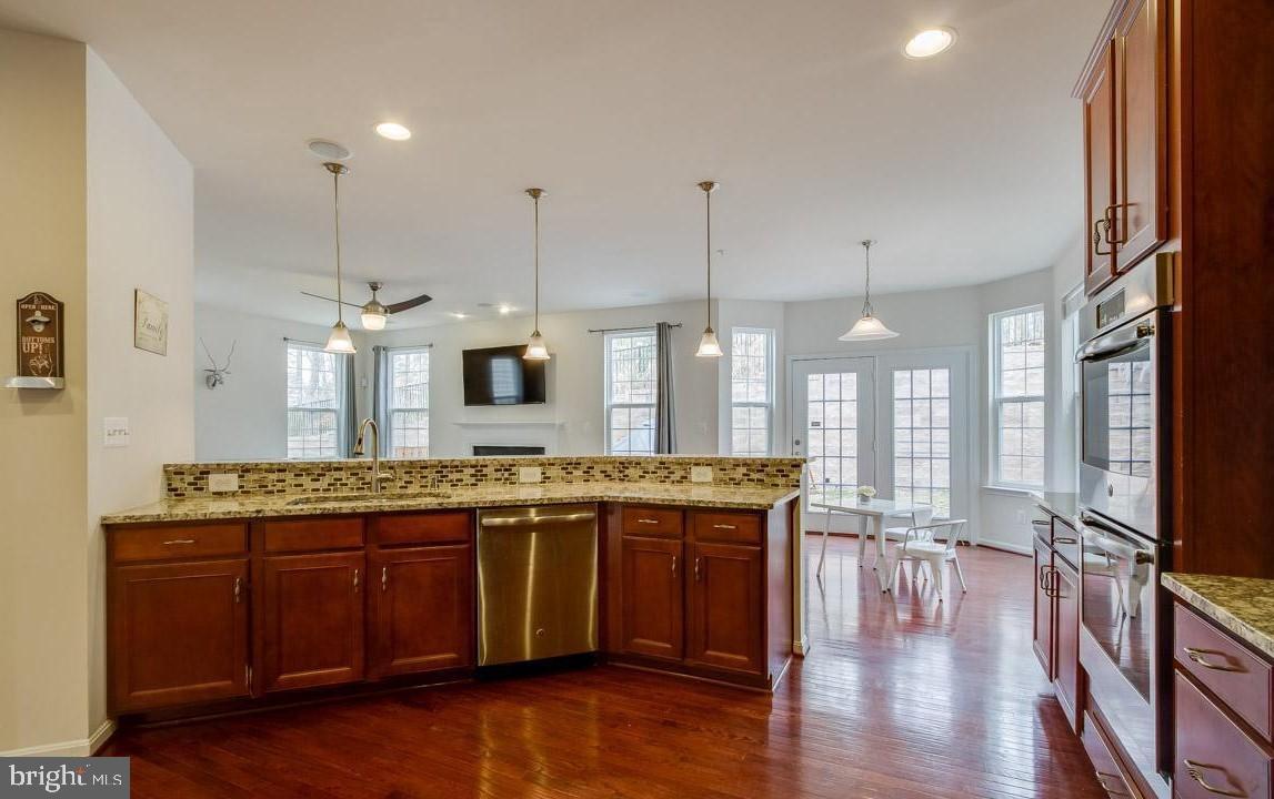 EAGLES POINTE - Residential