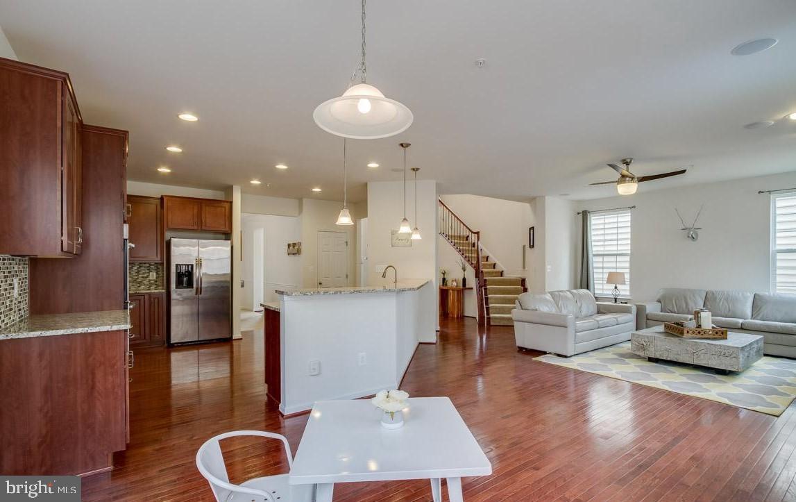 EAGLES POINTE - Residential