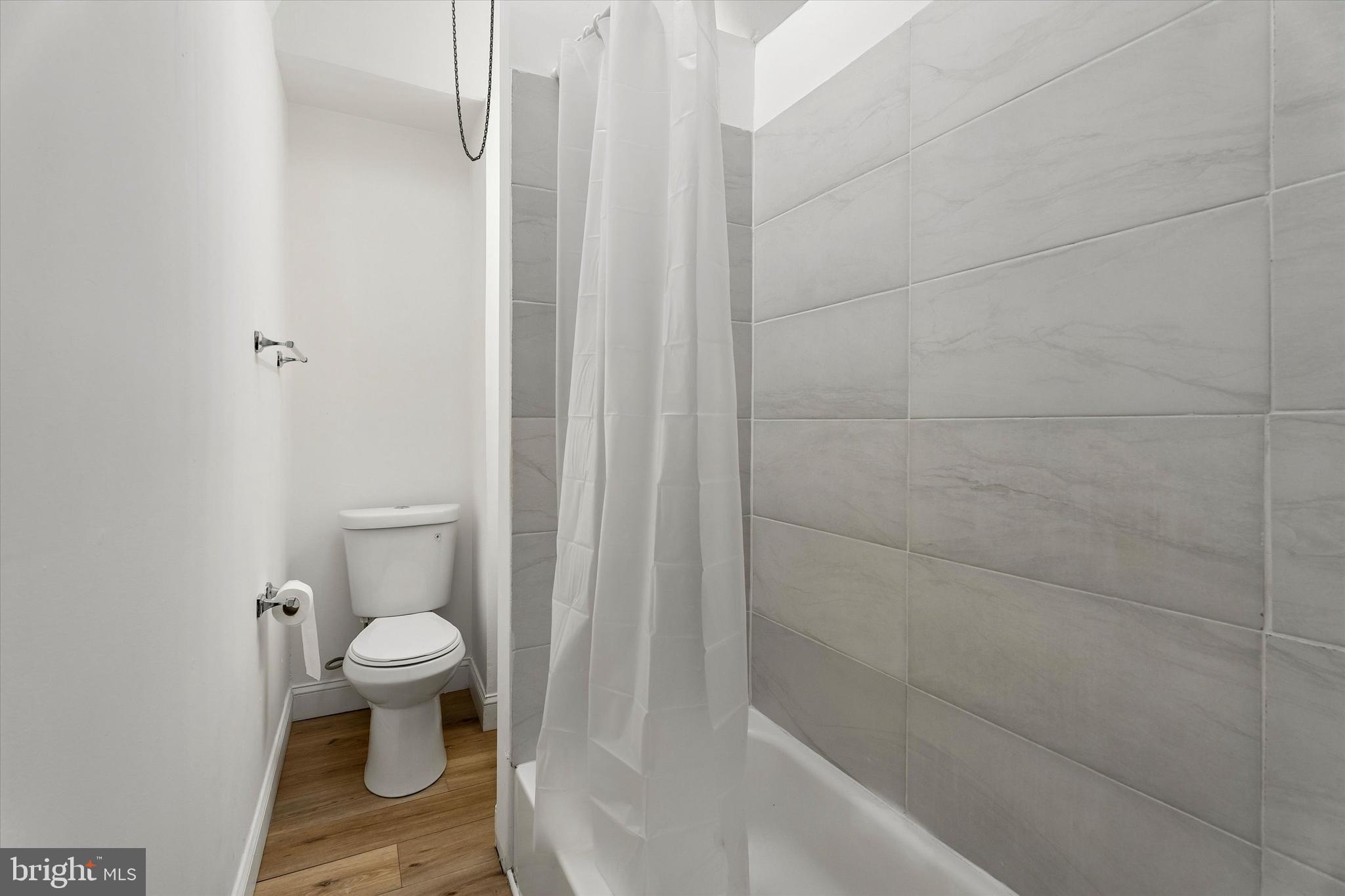 WEST OAK LANE - Residential