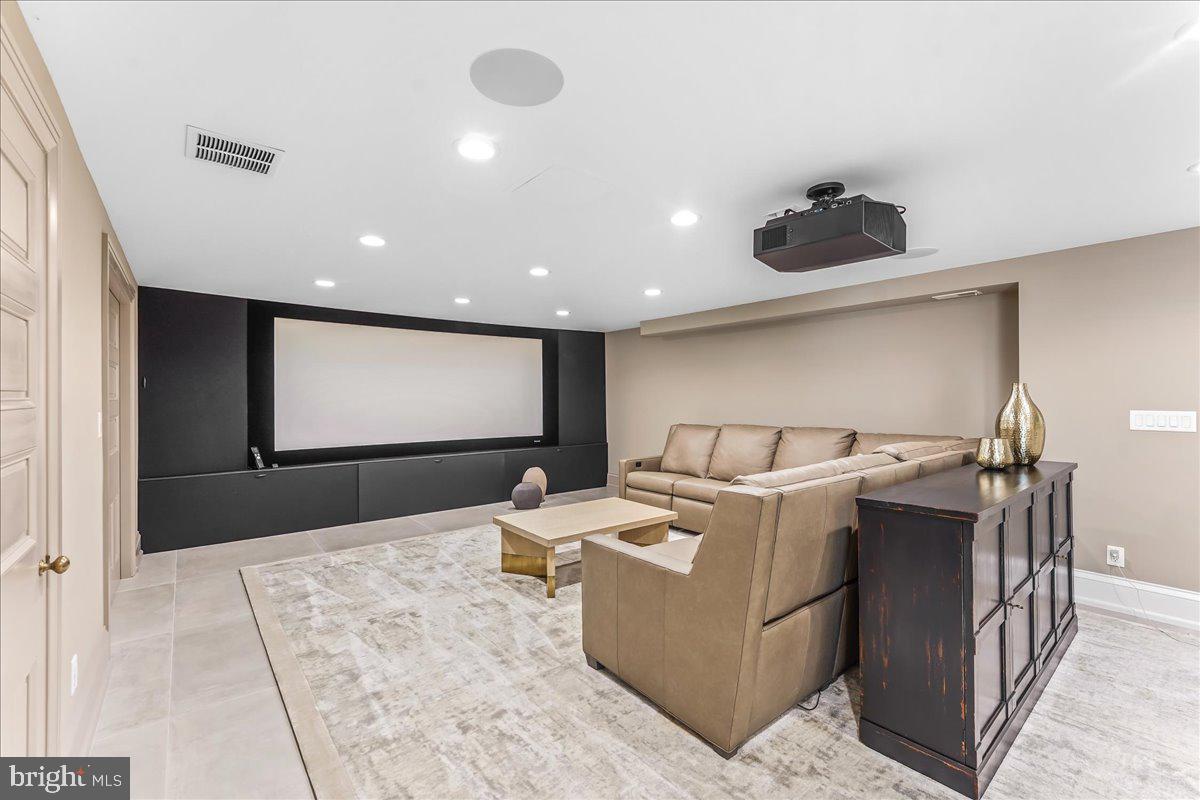 HILLOCH MANOR - Residential