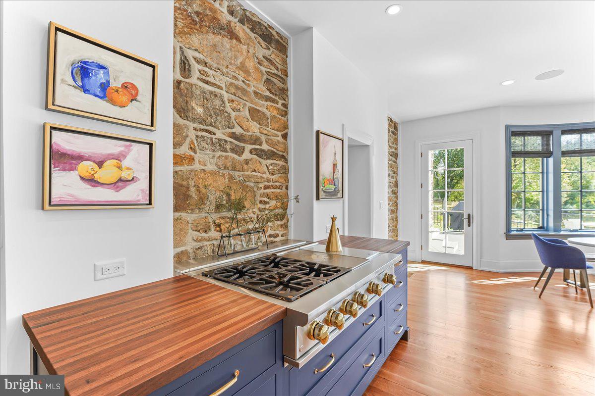 HILLOCH MANOR - Residential