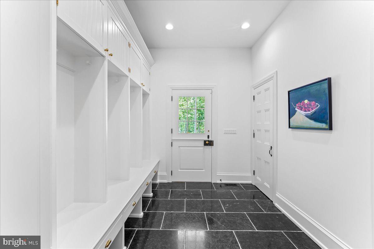 HILLOCH MANOR - Residential