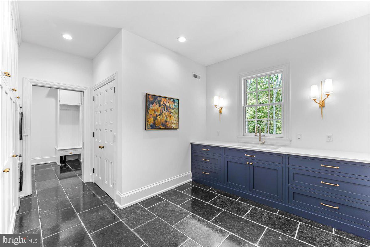 HILLOCH MANOR - Residential