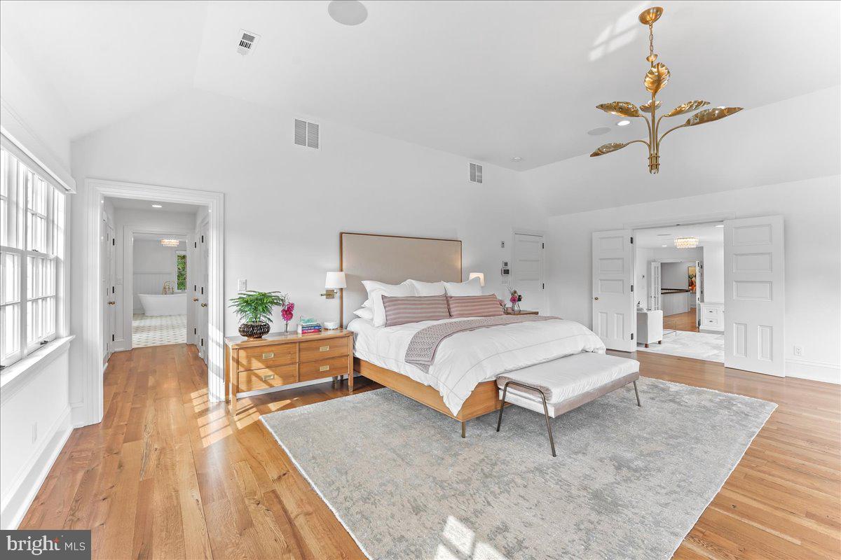 HILLOCH MANOR - Residential