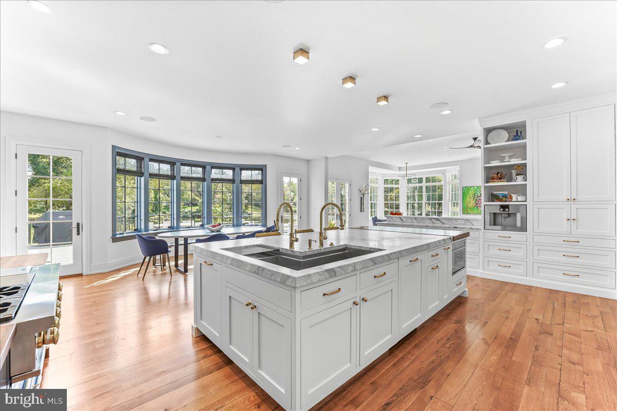 HILLOCH MANOR - Residential