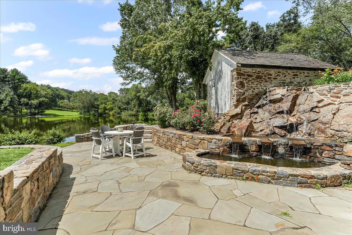 HILLOCH MANOR - Residential