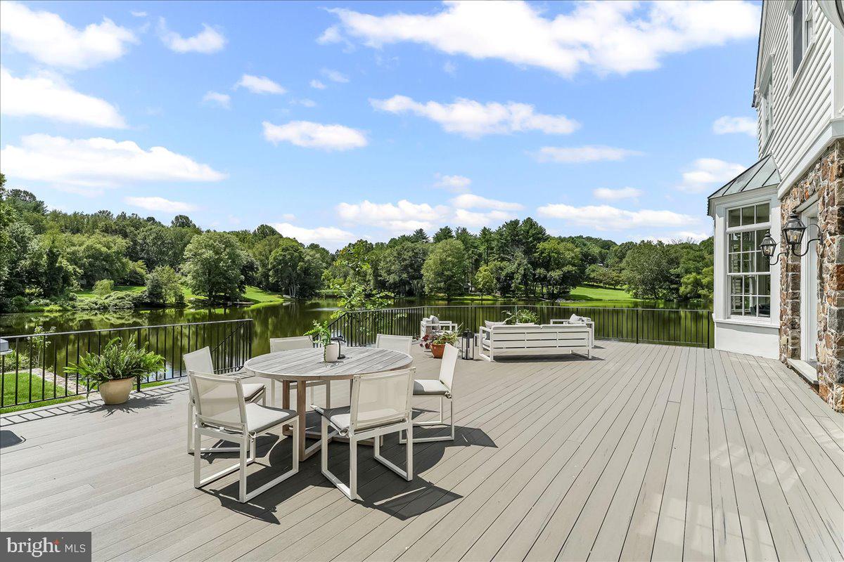 HILLOCH MANOR - Residential