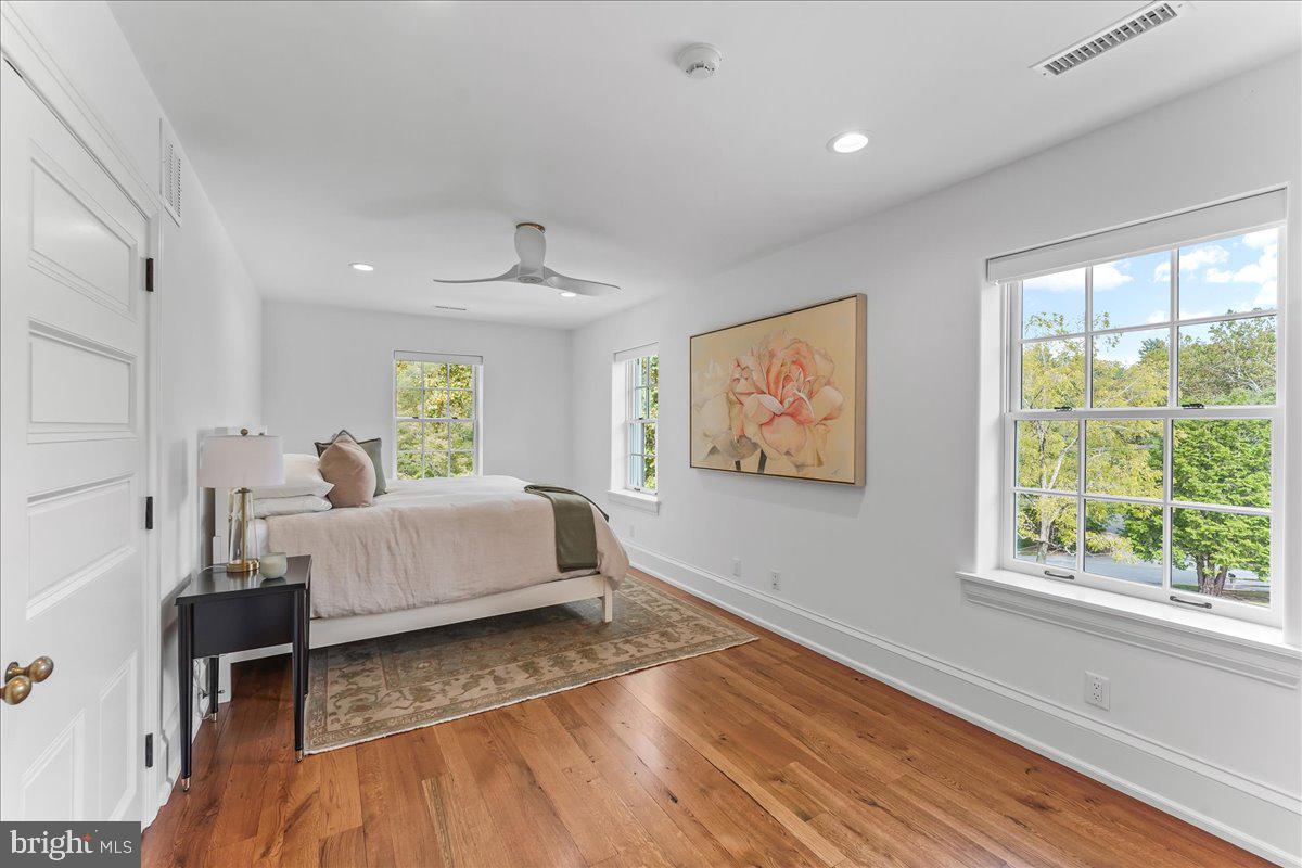 HILLOCH MANOR - Residential