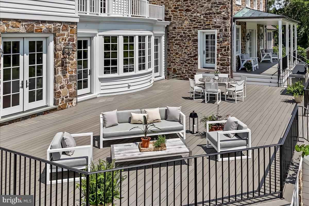 HILLOCH MANOR - Residential